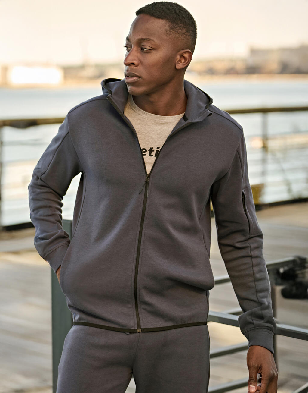 Athletic kapuutsiga lukuga pusa 22354