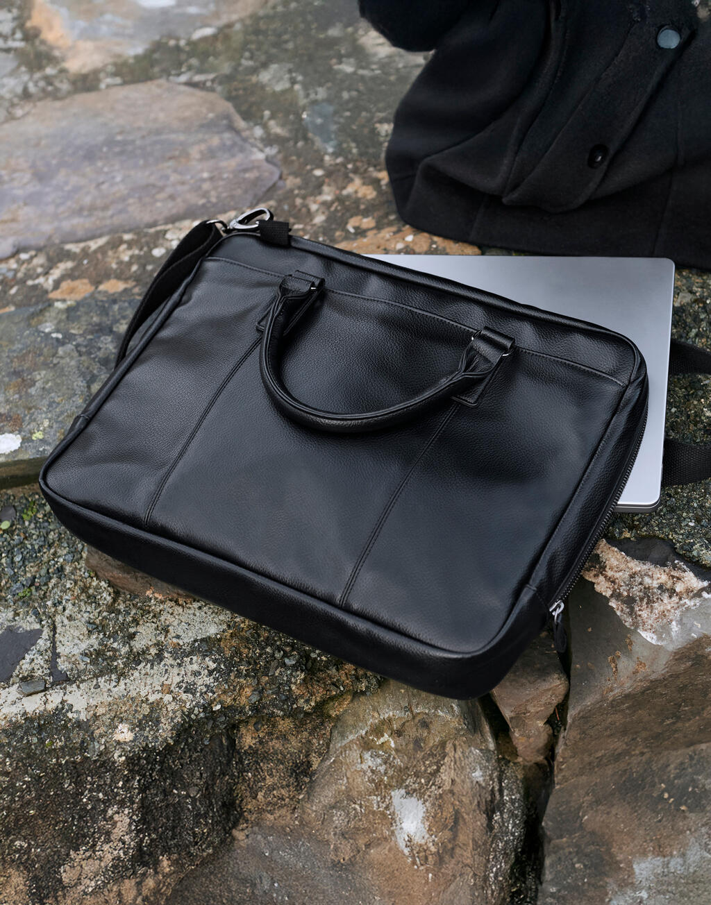 NuHide™ Slimline sülearvutikott 08330